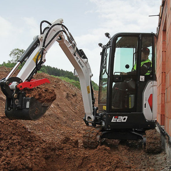 Excavator - 2.0T Zero Swing - Mega Hire