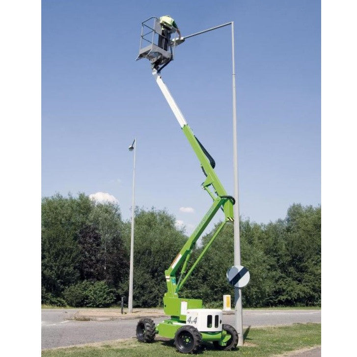 Mobile knuckle boom - 10.6m (34ft) diesel 4x4 - Mega Hire